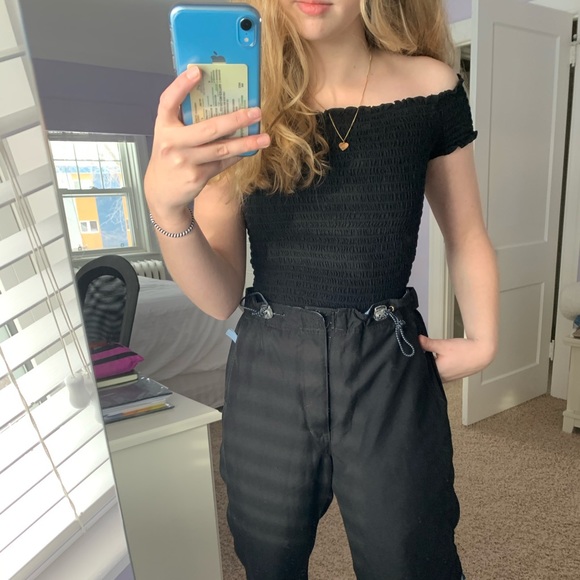 Guess off-the-shoulder top! - Picture 1 of 2